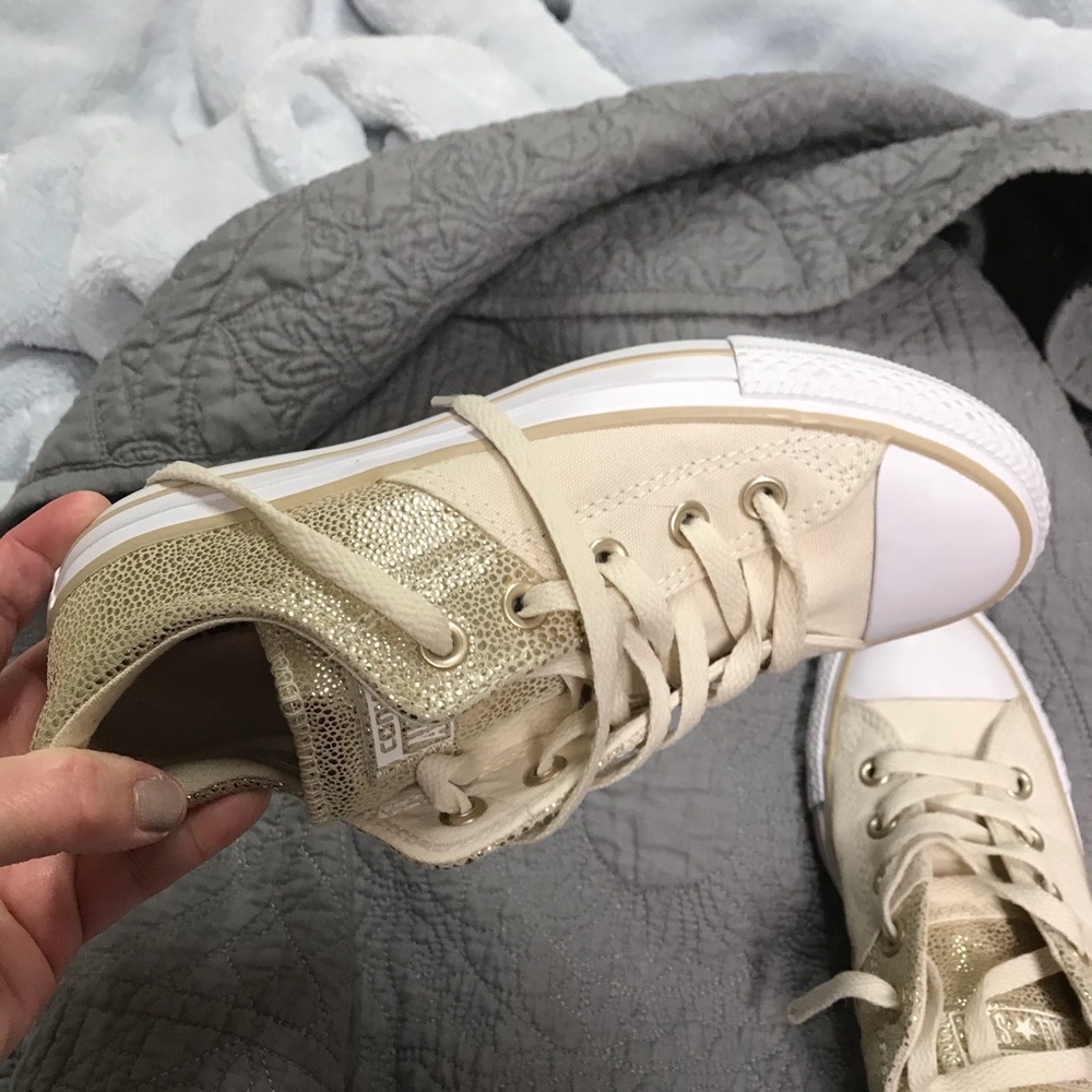 Converse - Picture 3 of 5